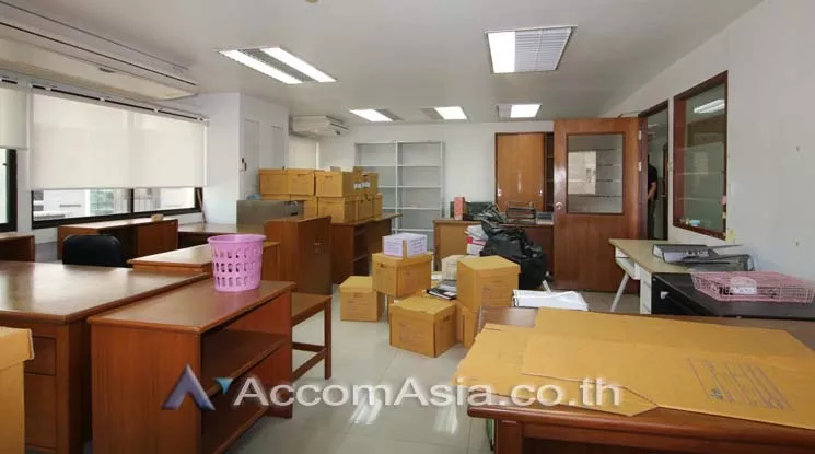 6  Office Space For Rent in Phaholyothin ,Bangkok BTS Ari at Thirapol Building AA14127